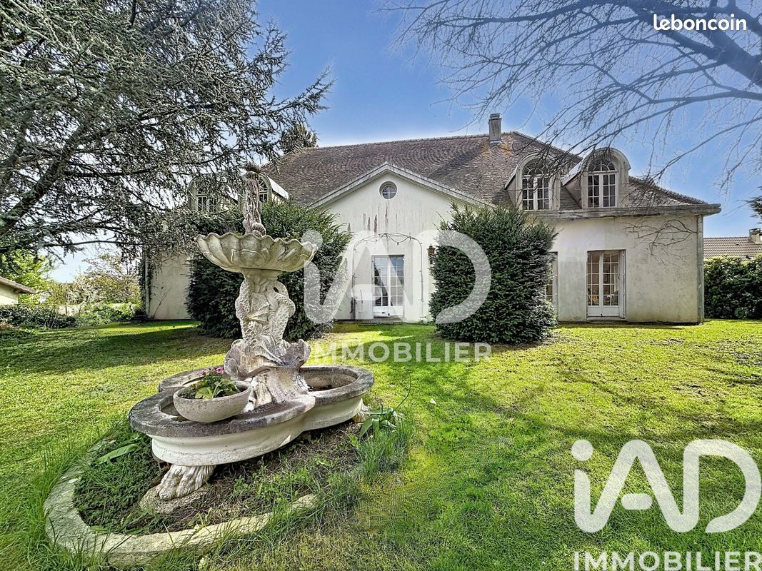 Maison 12 pièces 368 m² (image 1)
