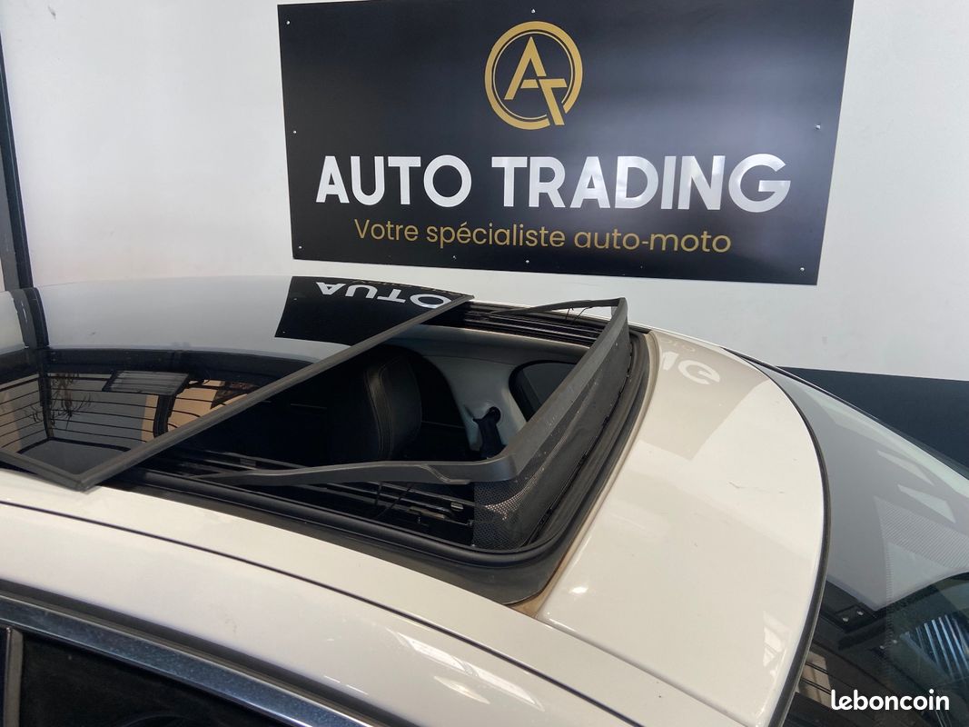 JAGUAR XE XE 2.0 D - 180 ch BVA Pure - TOIT OUVRANT - CAMERA DE RECUL - SIEGES ELECTRIQUES (image 20)