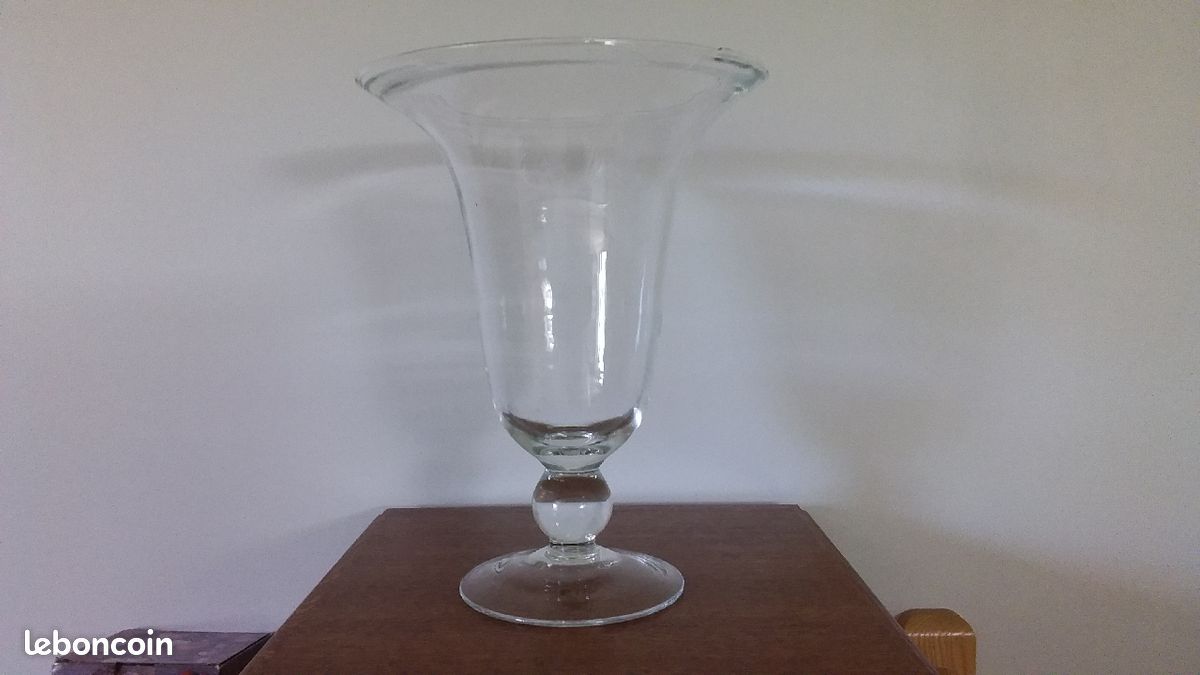 Grand vase en verre (image 1)