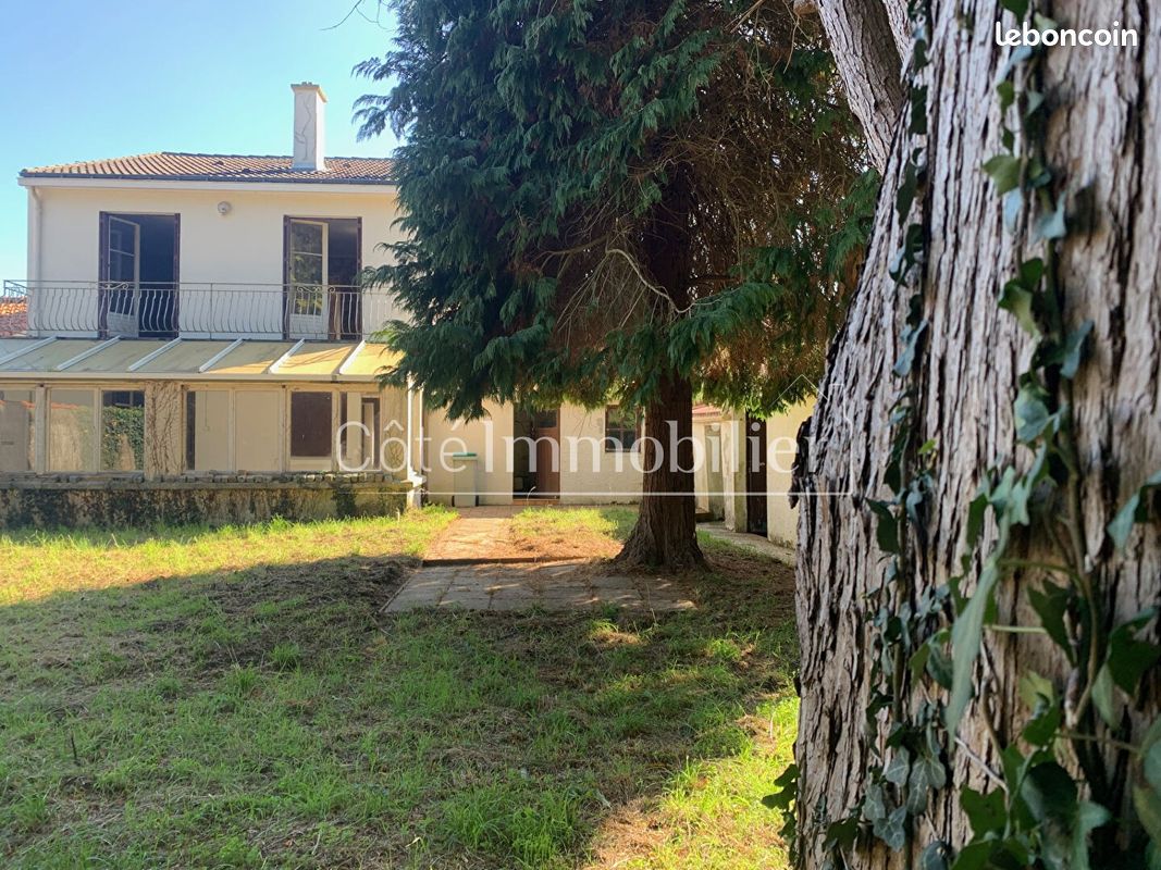 Maison 5 pièces 94 m² · à Port-Saint-Père · 94 m² · 241 900 €