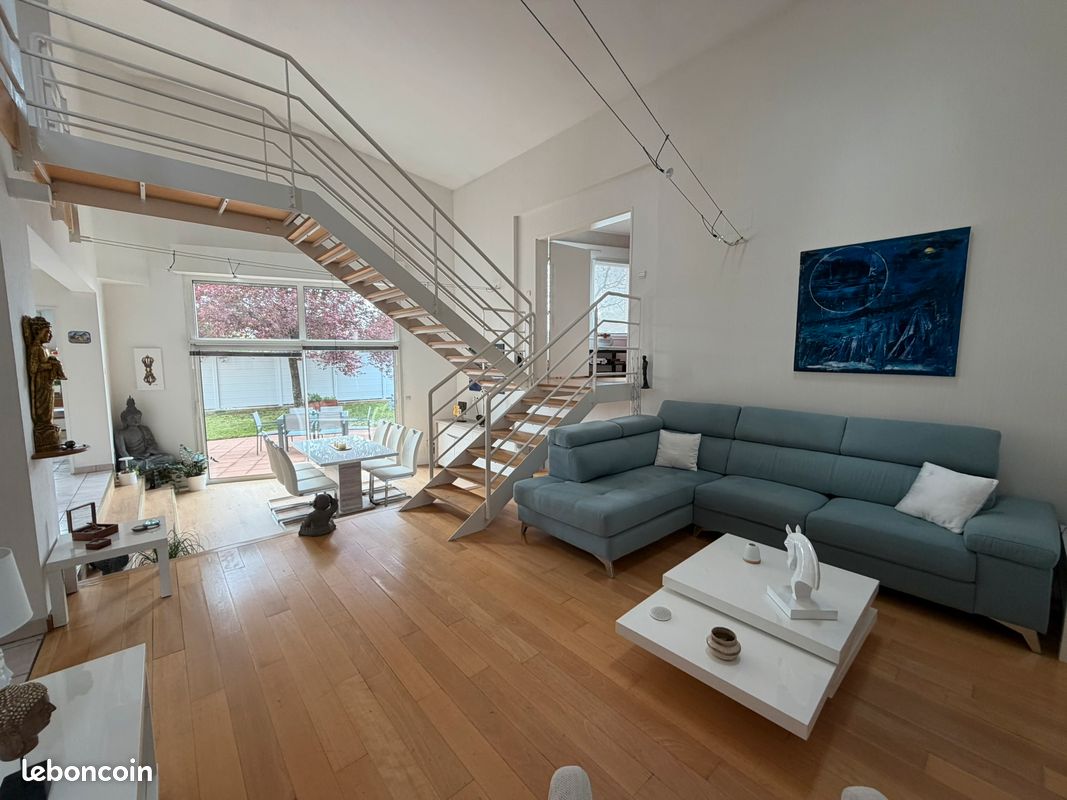 Maison 7 pièces 235 m² · à Mondelange · 235 m² · 370 000 €
