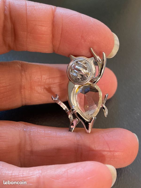 Pin's Rare : Chouette Hulotte En Laiton Argenté - Très Bon état
