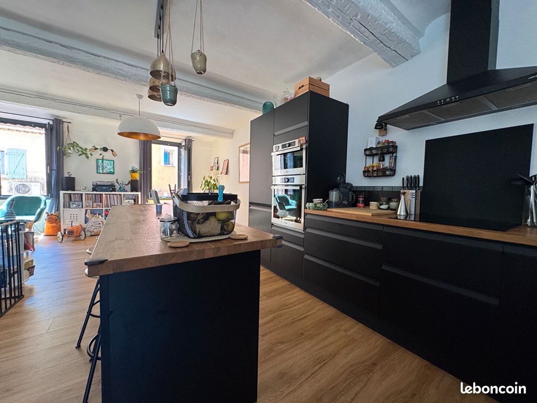 Maison 5 pièces 136 m² · à Solliès-Toucas · 136 m² · 374 000 €