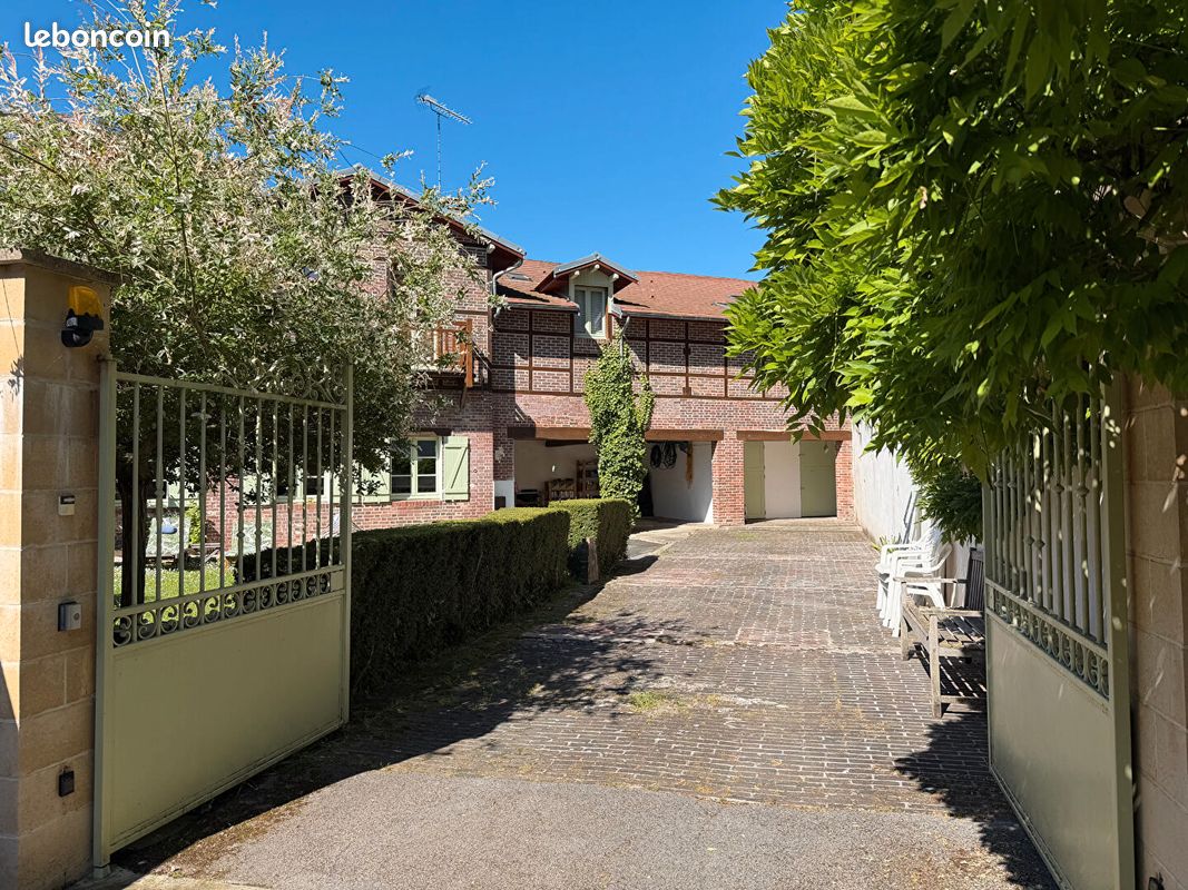 Maison 7 pièces 210 m² · à Compiègne · 210 m² · 769 000 €