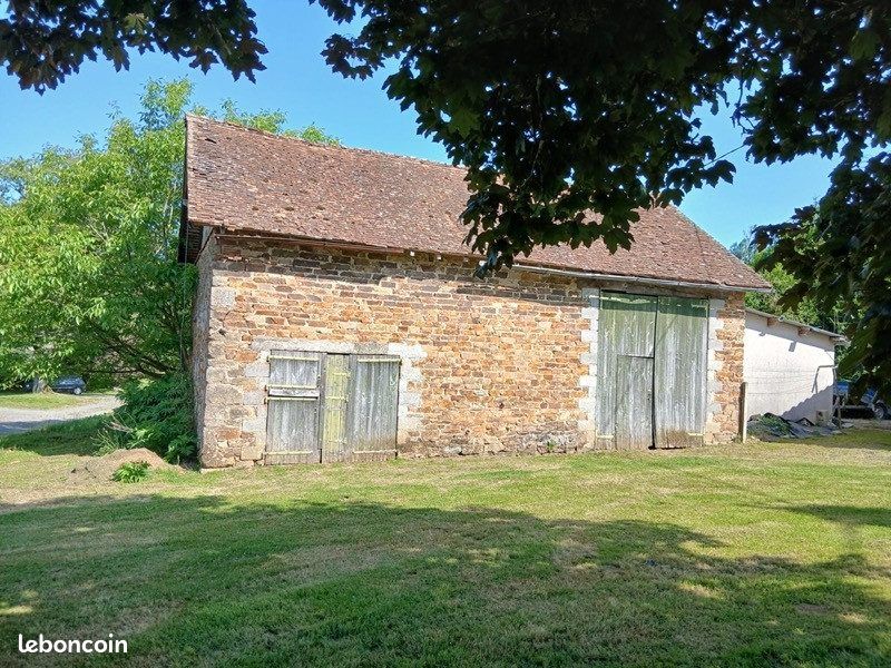 Maison 1 pièce 65 m² · à Dussac · 65 m² · 18 000 €
