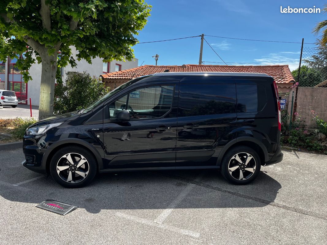 FORD TRANSIT CONNECT KOMBI VAN E85 L1 1.0 E100 Active - Carplay - Caméra de recul (image 9)