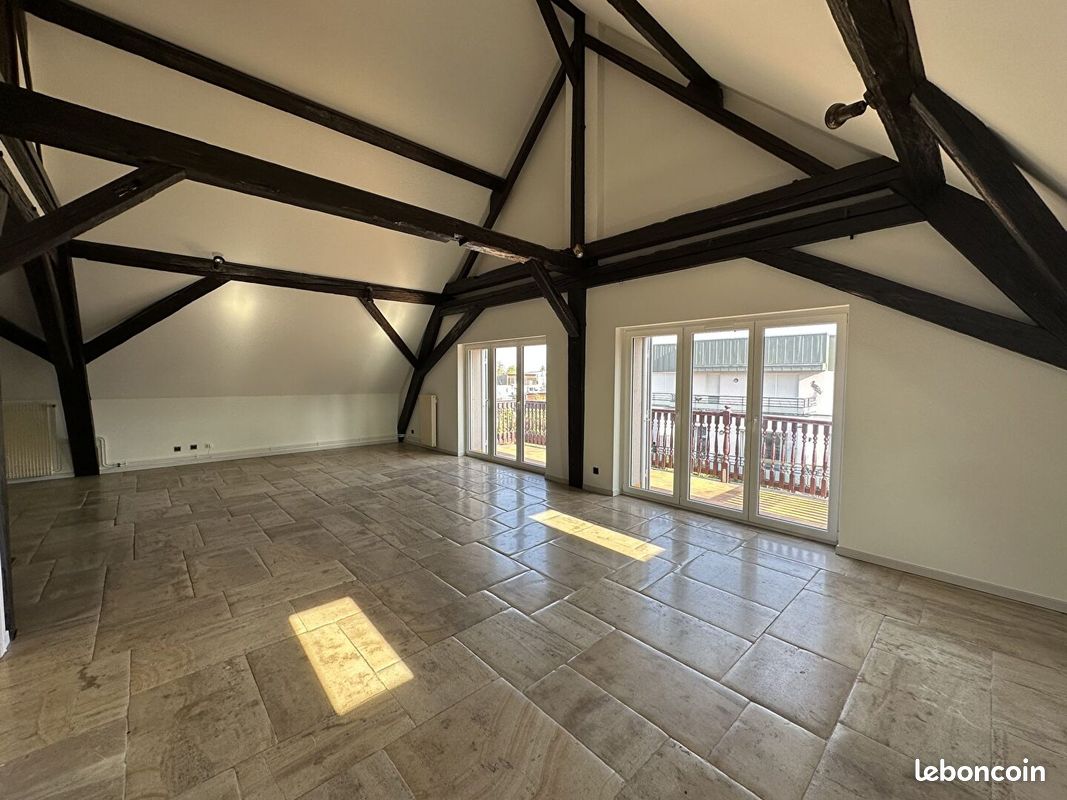 Appartement 5 pièces 177 m² · à Oberhausbergen · 177 m² · 1 500 €/mois