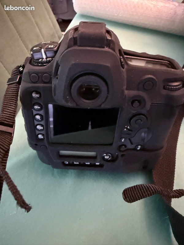 Nikon D6 état neuf full accessoires (image 2)