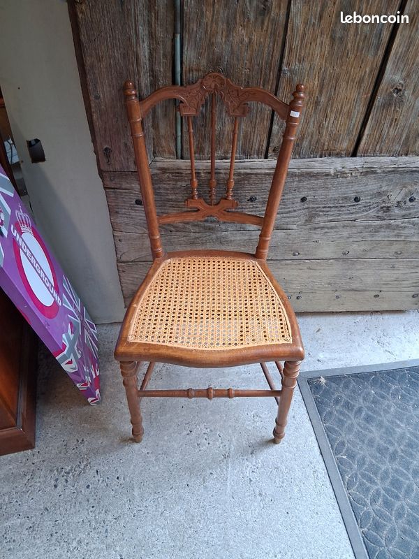 Chaise ancienne (image 1)