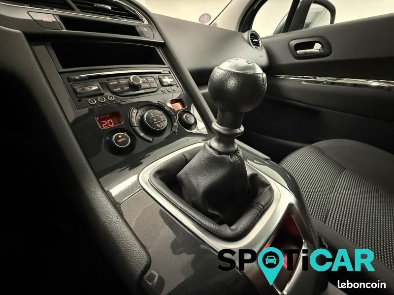 Peugeot 5008 1.2 Puretech Style II S&S (image 14)