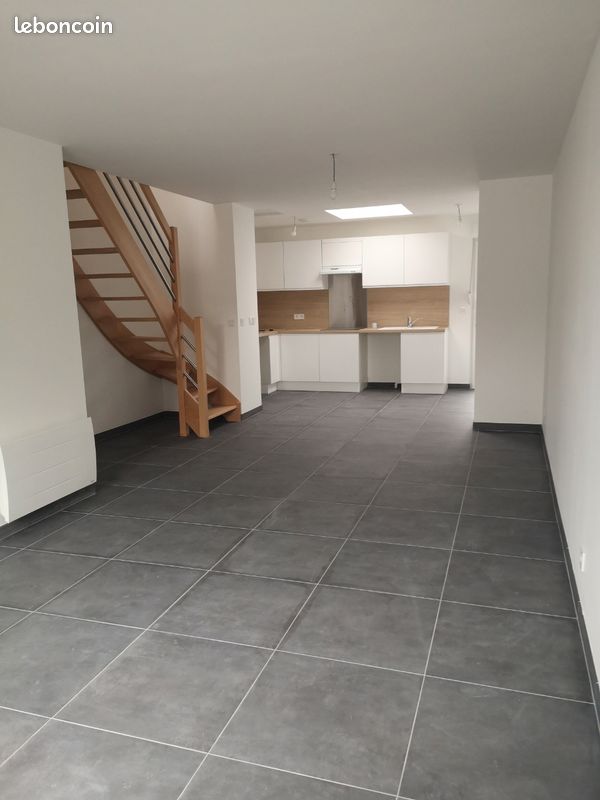 Maison 4 pièces 80 m² · à Hem · 80 m² · 995 €/mois