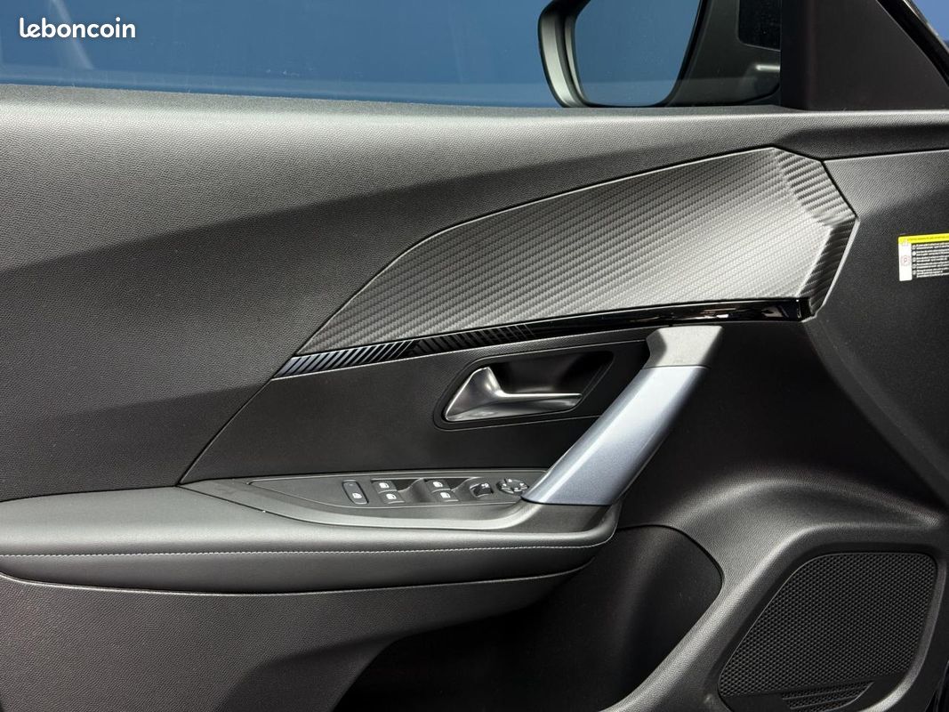 PEUGEOT 2008 1.5 BlueHDi S&S - 100 II 2019 Allure PHASE 1 (image 16)