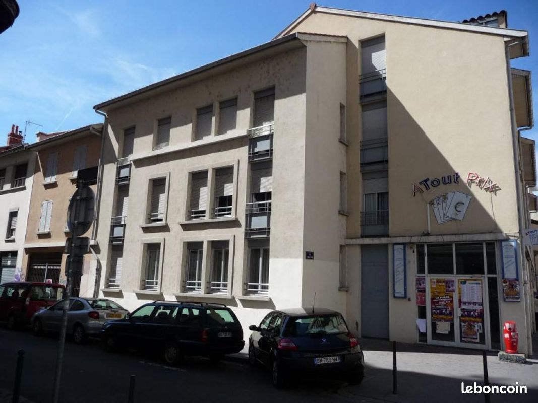 Stationnement / Parking · à Lyon · 81 €/mois
