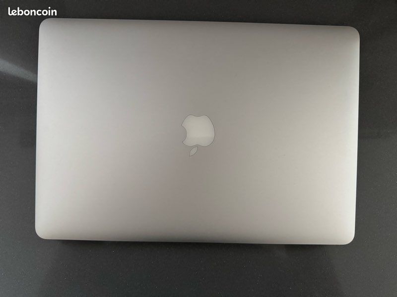 Mac Book pro 15 pouces en excellent état (image 3)
