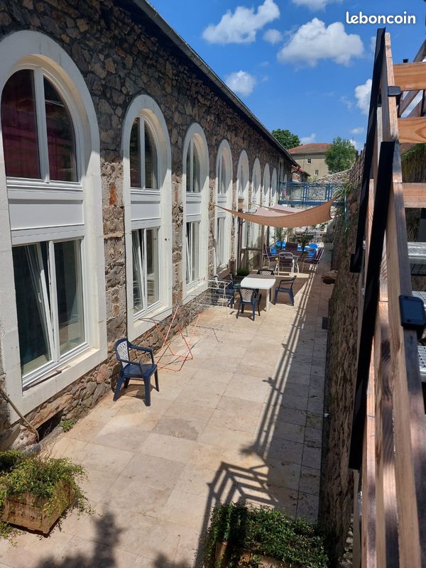 Maison 7 pièces 220 m² · à Lamastre · 220 m² · 1 495 €/mois