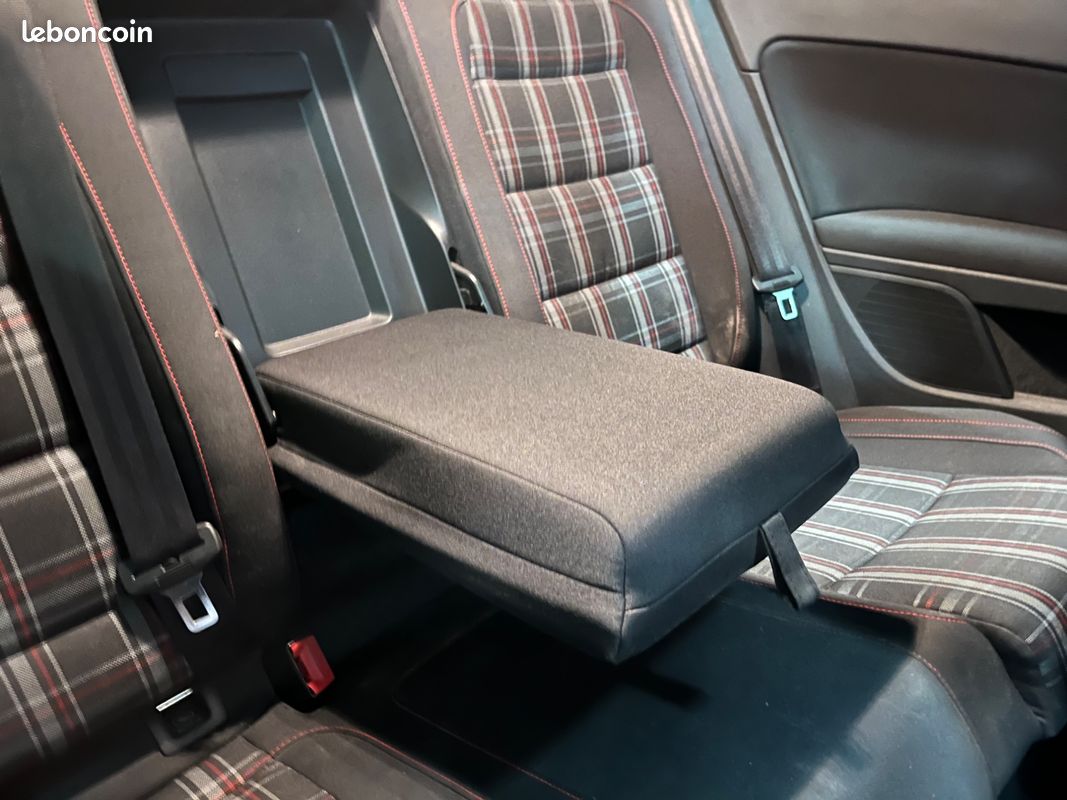 VOLKSWAGEN GOLF GTi (image 30)