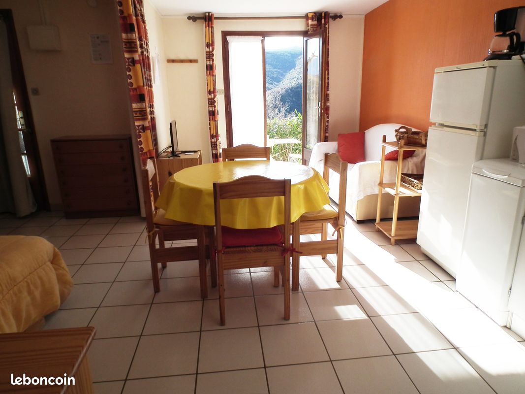 Location studio / villa (image 2)