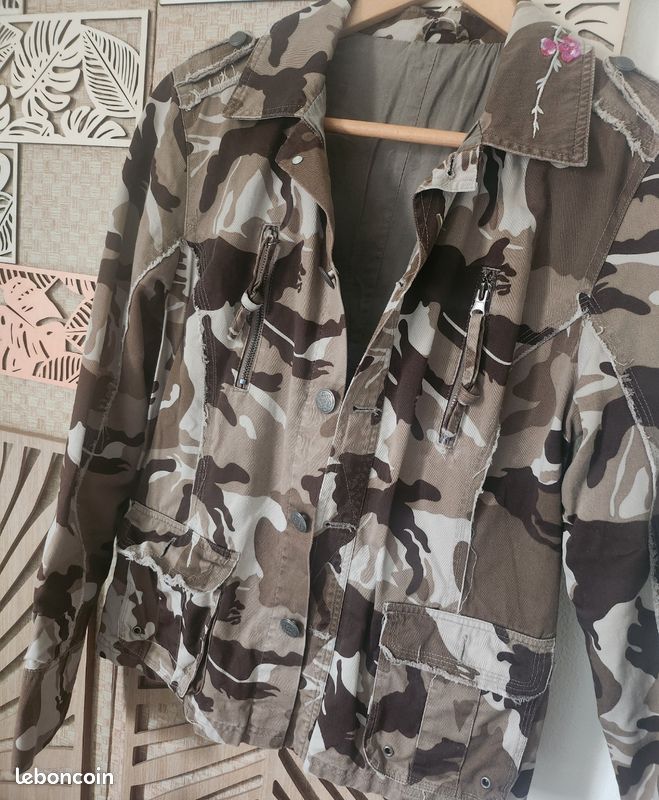 Veste camouflage brodée (image 2)