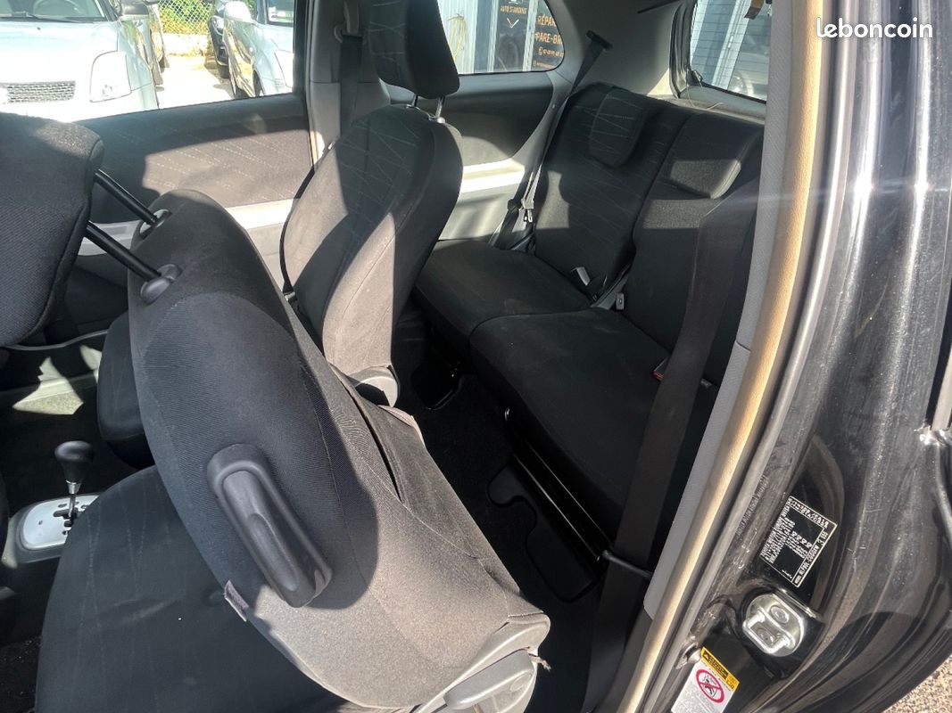 TOYOTA YARIS II 1.4 - 90 D-4D NaviMedia MultiMode (image 13)