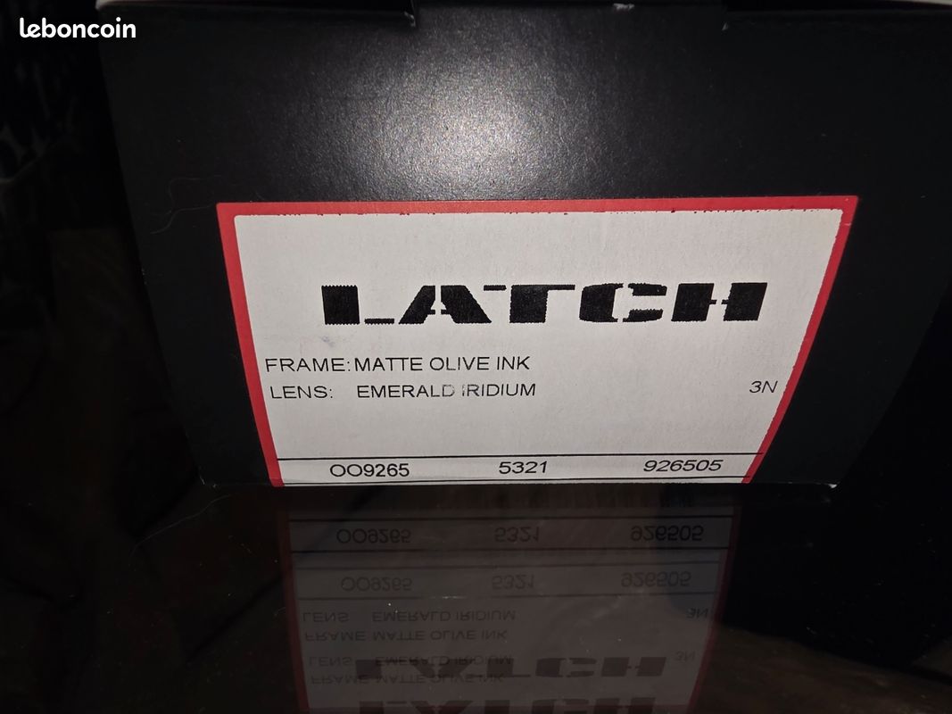 Oakley latch (image 4)