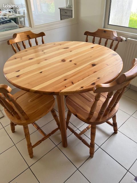 Table et 4 chaises en pin (image 1)
