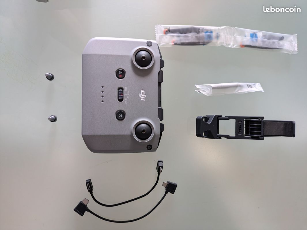 DJI Mini 3 – 2 batteries + accessoires – Très bon état (image 2)