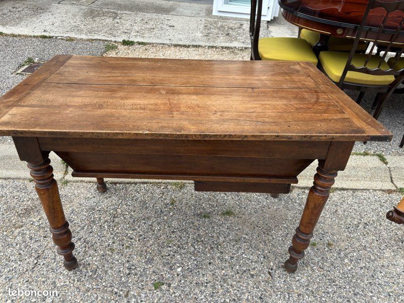 Vend Pétrin en noyer (image 1)