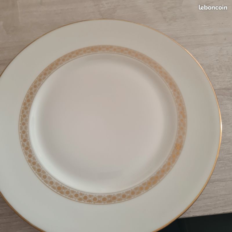 Lot de 6 assiettes en porcelaine de Limoges – Bernardaud (image 1)