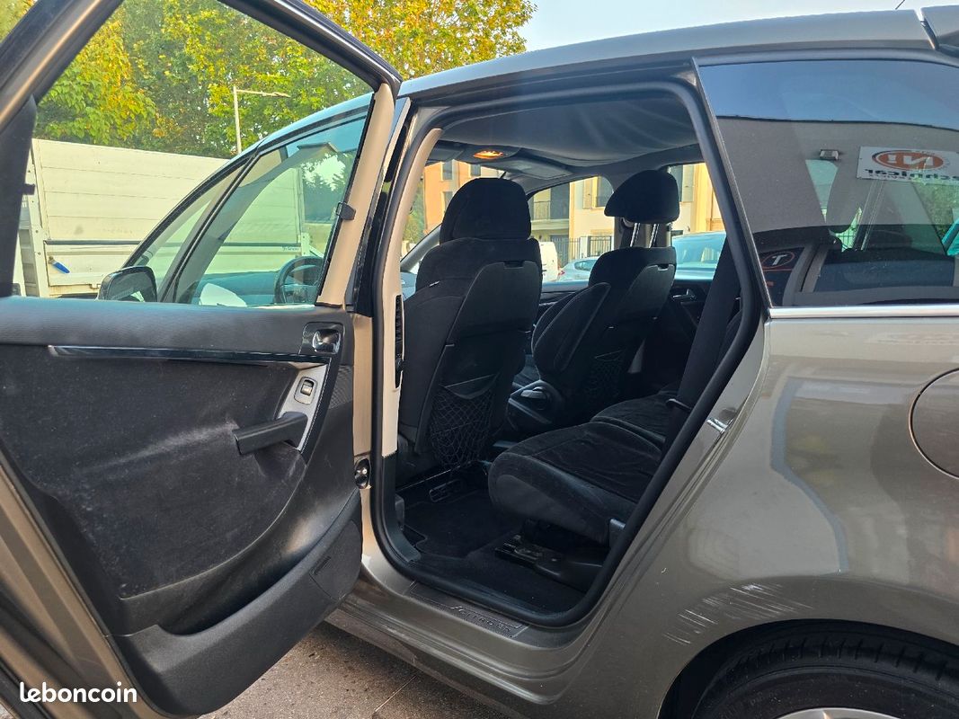 Citroën C4 Picasso 2.0 HDI 138 PACK AMBIANCE BMP6 (image 7)