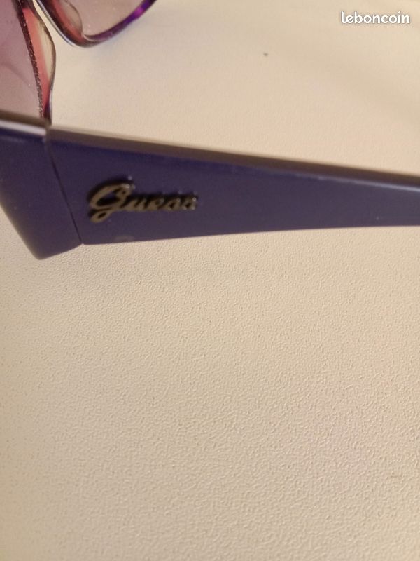 Lunette de soleil Guess (image 2)