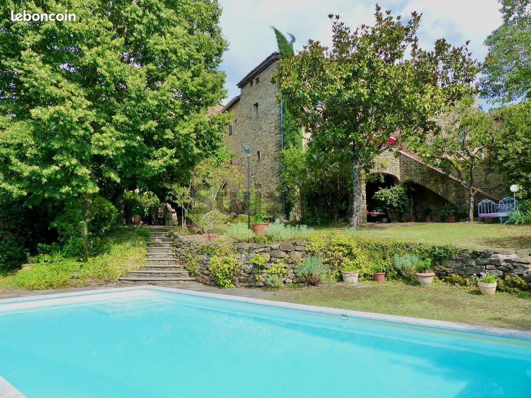 Maison 15 pièces 380 m² · à Laval-Pradel · 380 m² · 579 000 €