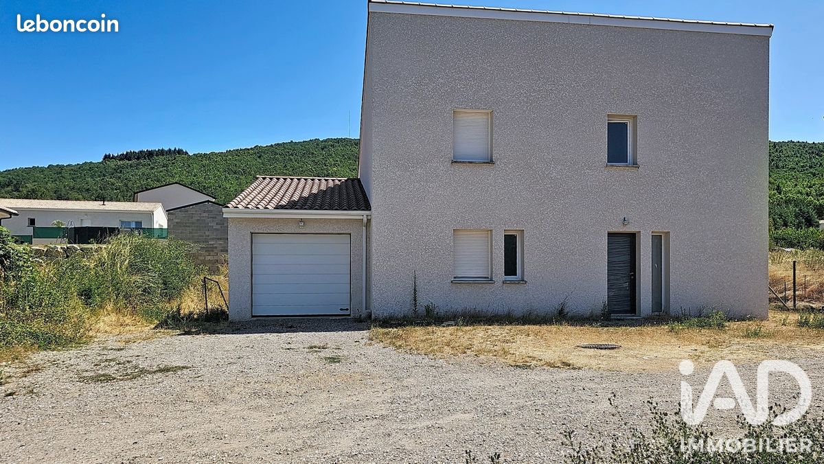 Maison 5 pièces 113 m² · à Brossainc · 113 m² · 1 020 €