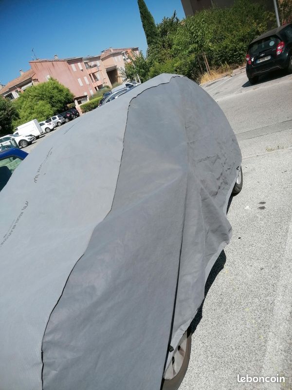 Bâche de protection pour voiture (image 2)