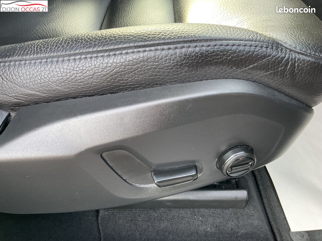 VOLVO XC60 B4 (Diesel) 197 ch Geartronic 8 R-Design (image 20)