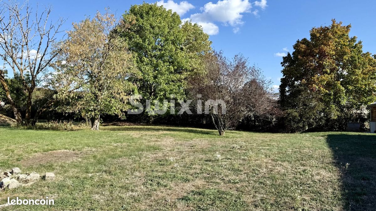 Terrain 1016 m² · à Champagnole · 1 016 m² · 110 000 €