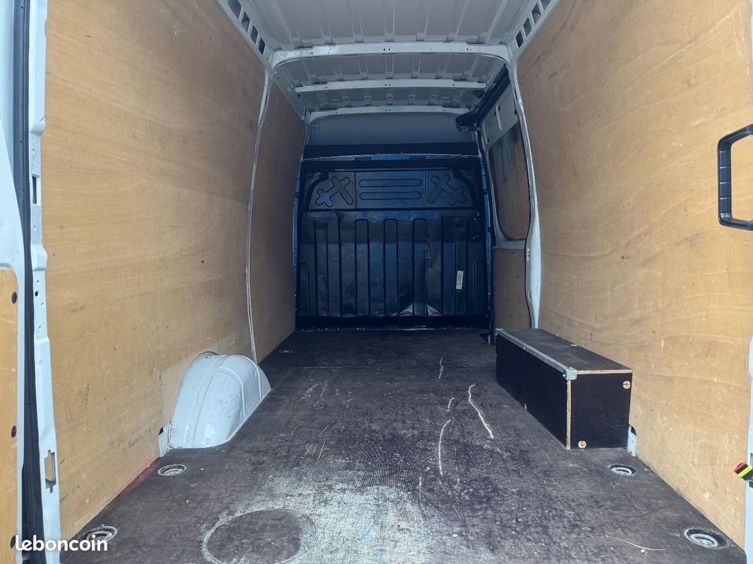 Iveco daily fourgon gn 35 c 14 v11 h2 quad-leaf bvm6 (image 10)