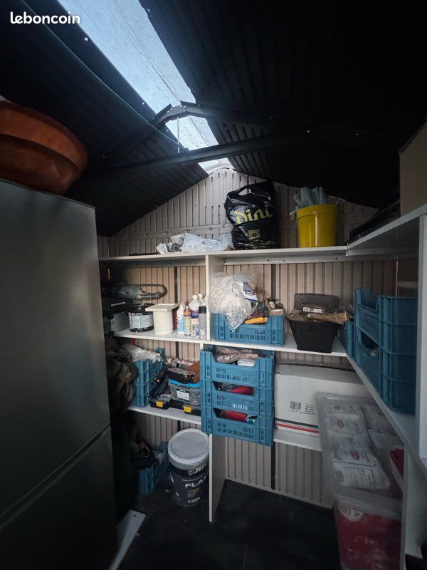 Cabanon équiper de rangement (image 4)