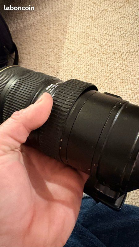 Objectif Nikon AF-S Nikkor 70-200mm F/2.8 G ED VR + Pare-soleil HB-48
