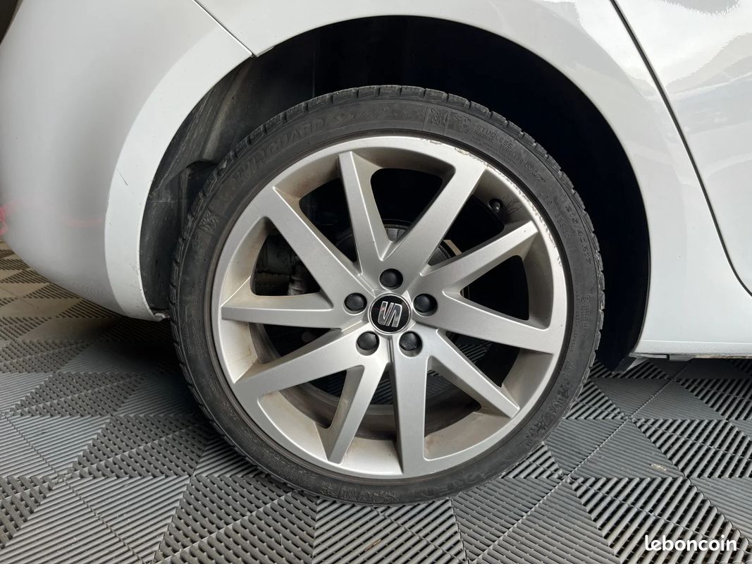 SEAT IBIZA 1.0 TSI 110 FR - CUIR ALCANTARA - TOIT OUVRANT - GPS - CLIM Auto - (image 36)