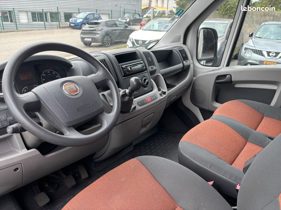 FIAT DUCATO VU Camion de Marché - FOURGON MAXI 2.3 120 XLH2 20m³ - DISTRIBUTION FAIT - STORE & RIDEAU - CLIM (image 3)
