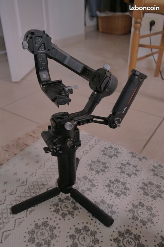 DJI Ronin RSC2 + Valise HPRC2500 + Poignée SmallRig (image 1)