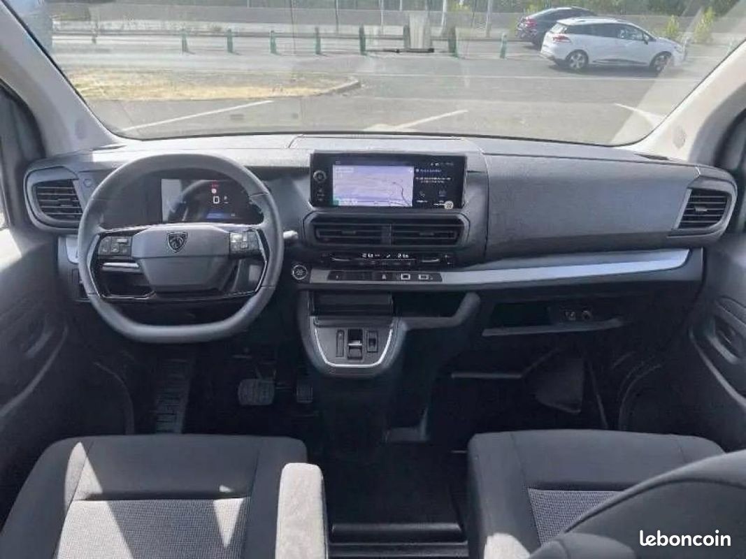 PEUGEOT EXPERT M 2.2 Diesel - 180 CH - S&S - BV EAT8 - CABINE APPROFONDIE FIXE - 5 Places (image 8)