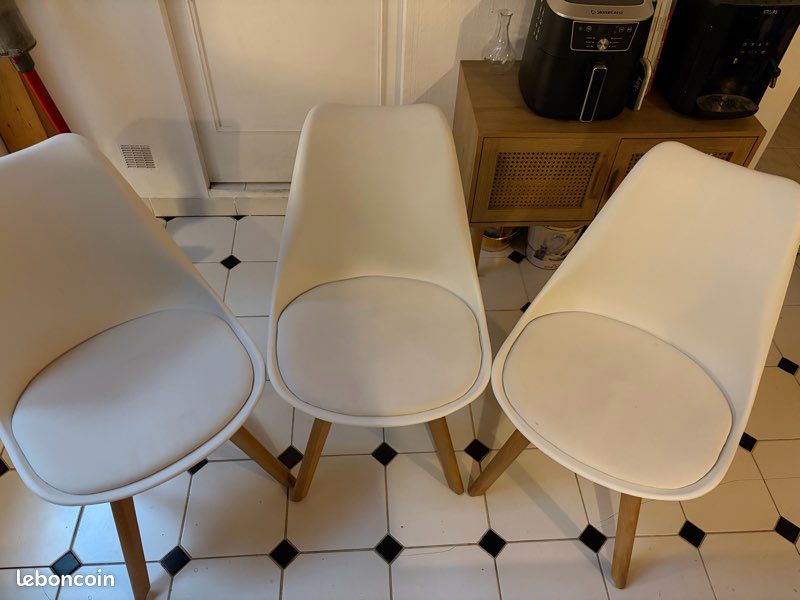 Vend 3 chaises 50 (image 1)