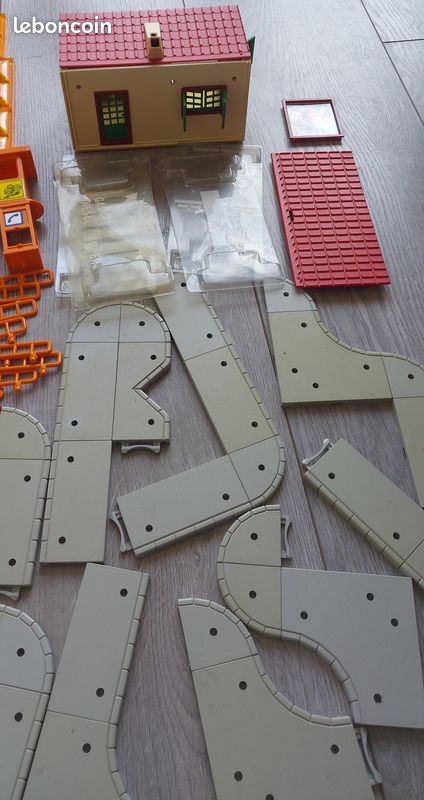 Gros Lot De Jouets Majorette Vintage - Trottoir, Ville, Route - Plastique