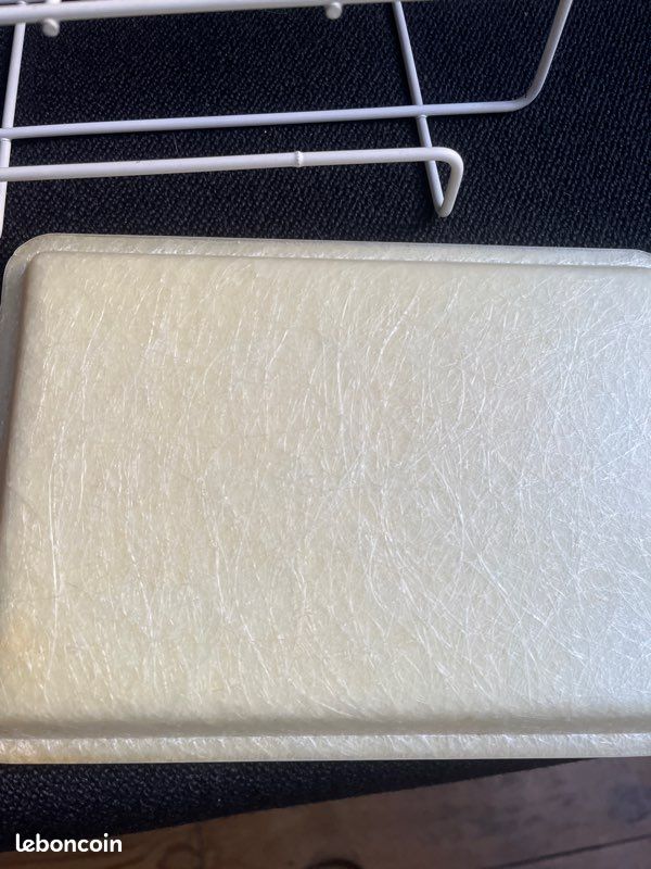 Ensemble composé d’un plateau en fibre de verre et de 6 verres sur leur support (image 7)