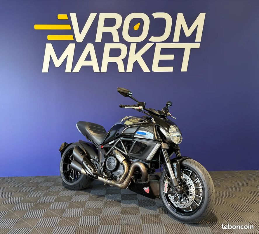 DUCATI Diavel Dark 1200 167ch - 2012 (image 1)