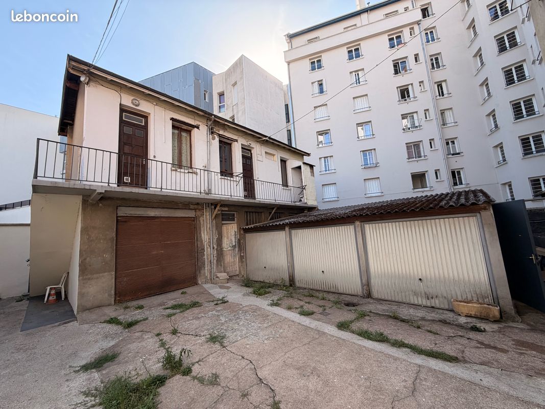 Maison 5 pièces 120 m² · à Villeurbanne · 120 m² · 230 000 €
