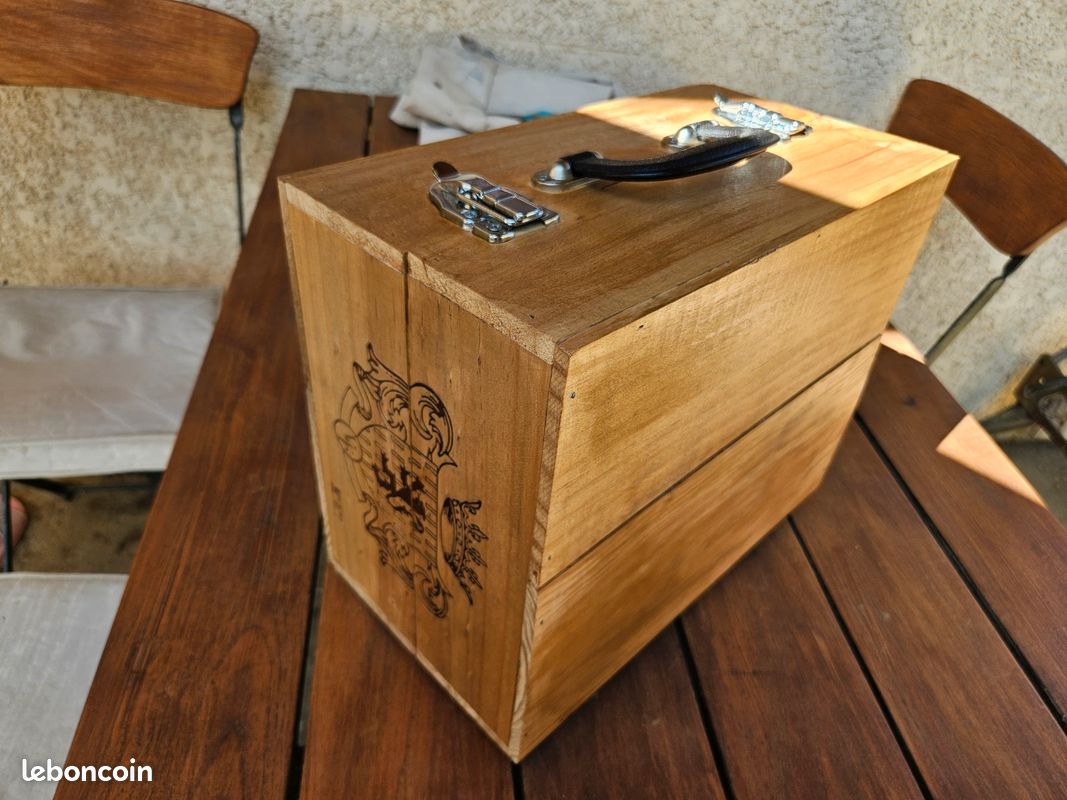 Boite / caisse à vin en bois (image 1)