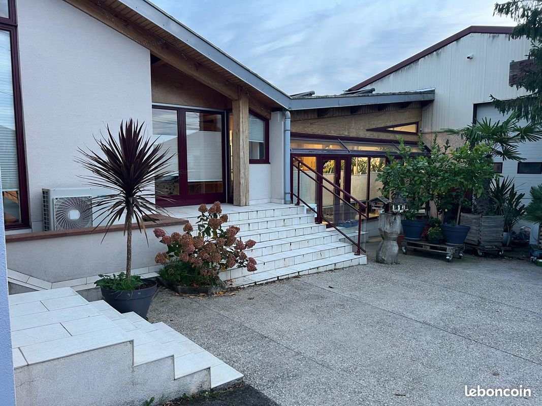 Maison 6 pièces 240 m² · à Essegney · 240 m² · 450 000 €