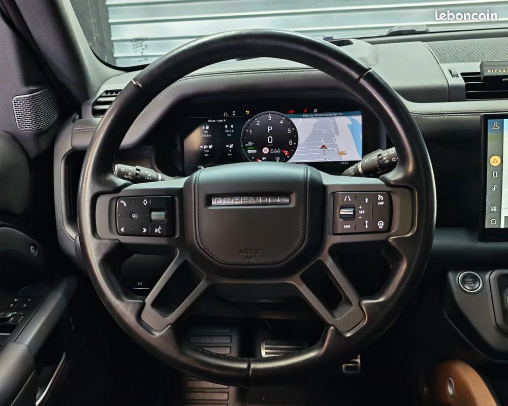 LAND ROVER DEFENDER 110 P400e PHEV BVA8 X-Dynamic - ORIGINE FRANCE- 1ER MAIN - BLACK PACK - MERIDIAN - CAM 360° - TOIT OUVRANT - PACK HIVER (image 19)